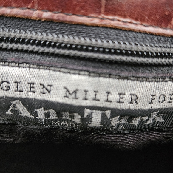 Leather tote with silver buckles - Picture 2 of 13